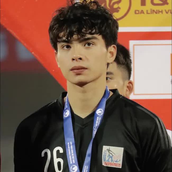 Profile dàn thủ môn điển trai của ĐT U22 Việt Nam dự SEA Games 32 - Ảnh 1.