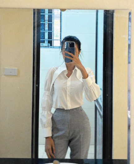 Bạn gái Văn Hậu diện đồ công sở ra dáng luật sư tương lai: Thanh lịch, tri thức nổi bật nhất dàn WAG Việt - Ảnh 3.