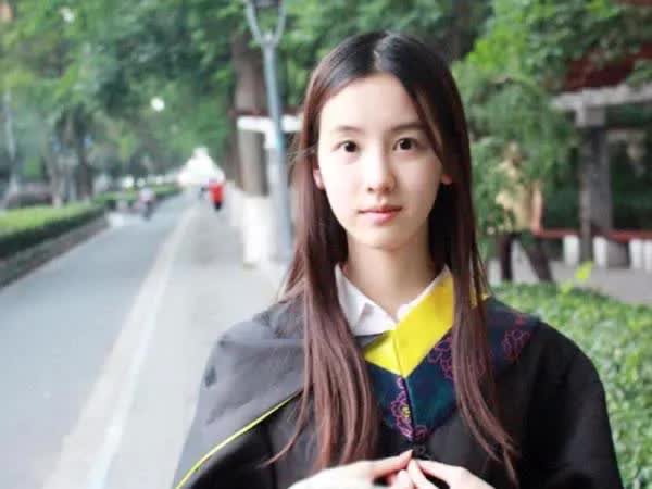 Ác nữ đẹp nhất màn ảnh xứ Trung hiện tại: Đè bẹp nhan sắc Bạch Lộc, giành giải Hoa khôi toàn quốc nhờ 1 tấm ảnh căn cước - Ảnh 11.