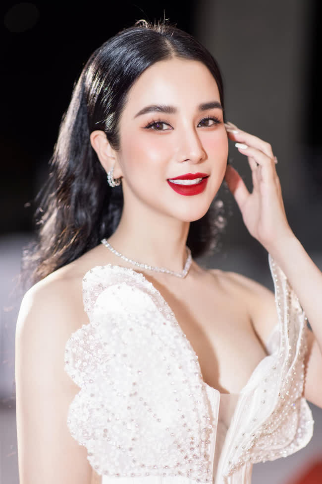 Diệp L&acirc;m Anh trải l&ograve;ng sau đổ vỡ: Khi kết h&ocirc;n chỉ mất 1 ng&agrave;y ăn hỏi, 1 ng&agrave;y l&agrave;m lễ. C&ograve;n ly h&ocirc;n k&eacute;o d&agrave;i 2 năm vẫn chưa xong - Ảnh 2.