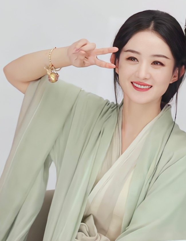 Triệu Lệ Dĩnh l&ecirc;n Hot Search Weibo v&igrave; l&yacute; do kh&ocirc;ng ngờ, l&agrave;m thế n&agrave;o m&agrave; được khen nức nở? - Ảnh 1.