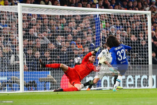 Chelsea sụp đổ trước đ&ograve;n hồi m&atilde; thương của Real Madrid; AC Milan vượt qua Napoli theo kịch bản nghẹt thở - Ảnh 1.