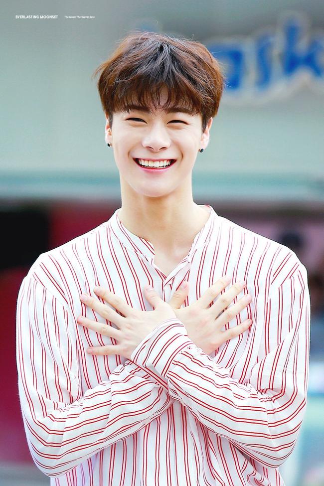 Moonbin (ASTRO) - nam idol vừa qua đời: Chung nhóm với mỹ nam truyện tranh Cha Eunwoo, từng được gọi là thánh cover nhóm nữ - Ảnh 11.