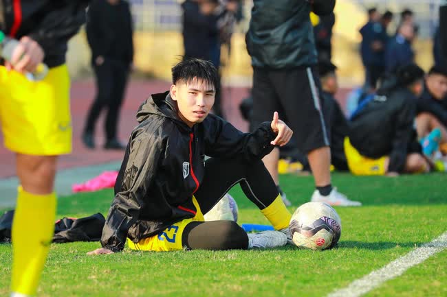 Kh&ocirc;ng c&oacute; H&ugrave;ng Dũng, Ho&agrave;ng Đức, đ&acirc;y l&agrave; những tiền vệ sẽ gi&uacute;p U22 Việt Nam bảo vệ huy chương v&agrave;ng SEA Games 32 - Ảnh 20.