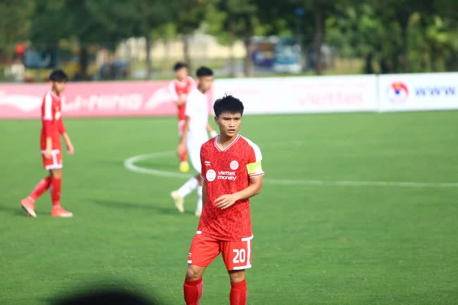 Kh&ocirc;ng c&oacute; H&ugrave;ng Dũng, Ho&agrave;ng Đức, đ&acirc;y l&agrave; những tiền vệ sẽ gi&uacute;p U22 Việt Nam bảo vệ huy chương v&agrave;ng SEA Games 32 - Ảnh 17.