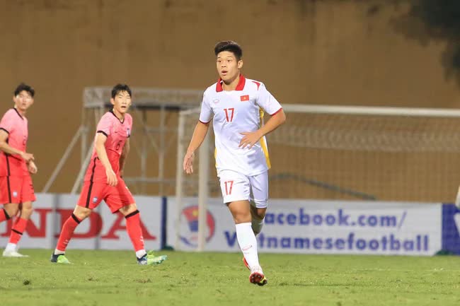 Kh&ocirc;ng c&oacute; H&ugrave;ng Dũng, Ho&agrave;ng Đức, đ&acirc;y l&agrave; những tiền vệ sẽ gi&uacute;p U22 Việt Nam bảo vệ huy chương v&agrave;ng SEA Games 32 - Ảnh 11.