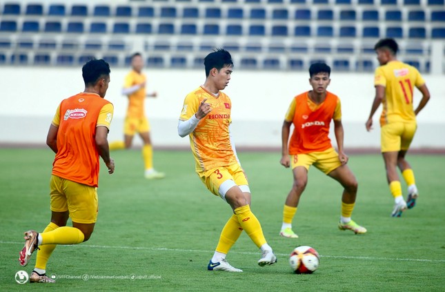 U22 Việt Nam tiếp tục thua trước thềm SEA Games 32 - Ảnh 1.