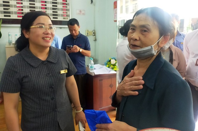 Tin đồn thất thiệt khiến người d&acirc;n đổ x&ocirc; đi r&uacute;t tiền tại Quỹ t&iacute;n dụng - Ảnh 1.