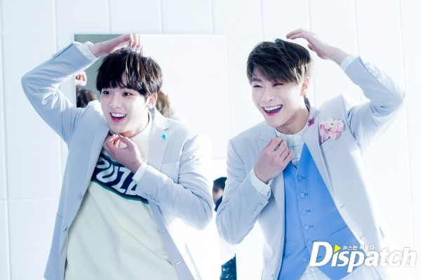 Dispatch c&ocirc;ng bố 30 bức ảnh đ&aacute;ng nhớ với nụ cười đ&atilde; ho&aacute; vĩnh hằng của Moonbin (ASTRO) - Ảnh 7.