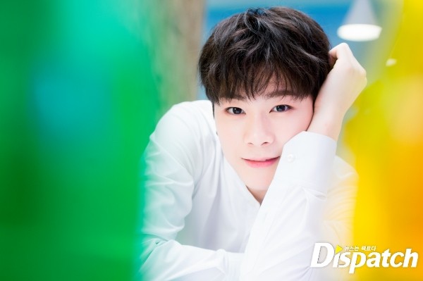 Dispatch công bố 30 bức ảnh đáng nhớ với nụ cười đã hoá vĩnh hằng của Moonbin (ASTRO) - Ảnh 9.