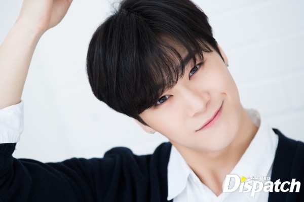 Dispatch c&ocirc;ng bố 30 bức ảnh đ&aacute;ng nhớ với nụ cười đ&atilde; ho&aacute; vĩnh hằng của Moonbin (ASTRO) - Ảnh 19.