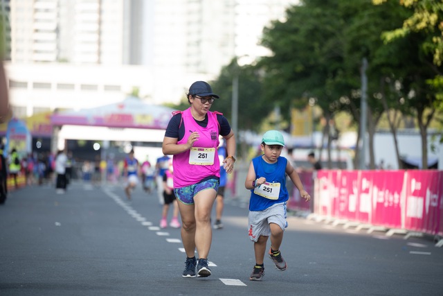 Chân dung các runner nhí cán đích siêu tốc trên đường chạy 1,5km của Lazada Run: Quá nhiều sự cute ở đây! - Ảnh 7.