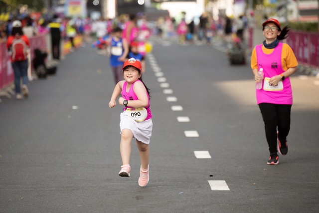 Chân dung các runner nhí cán đích siêu tốc trên đường chạy 1,5km của Lazada Run: Quá nhiều sự cute ở đây! - Ảnh 10.