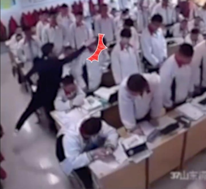 Đình chỉ thầy giáo đánh đập học sinh vì điểm kém