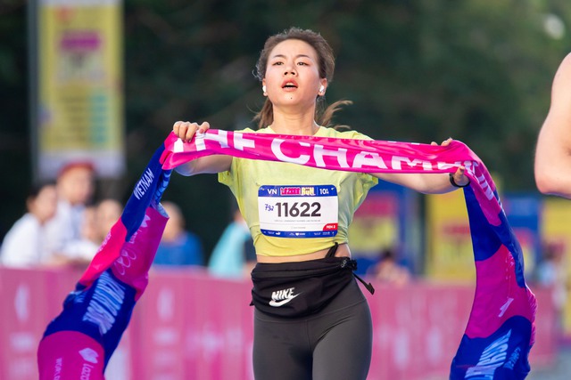 Giải chạy quy tụ loạt runners “chất như nước cất”: Lương Thuỳ Linh, Isaac cùng các nàng hậu nổi bần bật nhưng spotlight lại là dàn “công chúa đường chạy” - Ảnh 11.