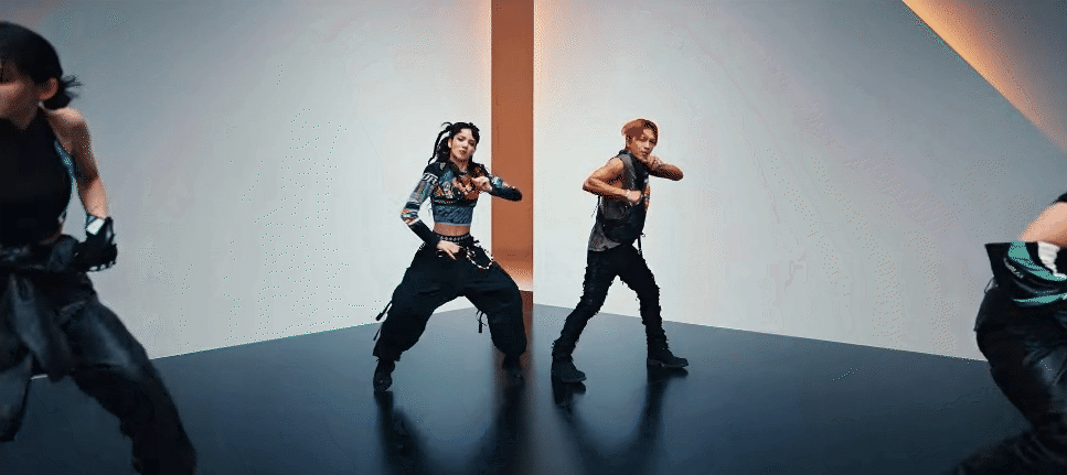 Lisa (BLACKPINK) nhảy đôi cực cháy cùng Taeyang (BIGBANG): Mãn nhãn nhưng phần nhạc lại chưa thuyết phục - Ảnh 4.