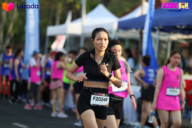 Chuyện chưa kể về hành trình giành vé tham dự chung kết Lazada Run tại Singapore của 4 nhà vô địch: “Chúng tôi tập chạy bất kể nắng mưa” - Ảnh 9.