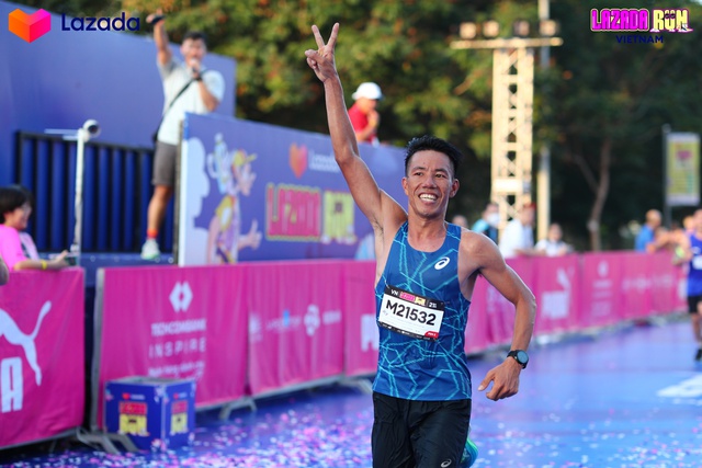 Chuyện chưa kể về hành trình giành vé tham dự chung kết Lazada Run tại Singapore của 4 nhà vô địch: “Chúng tôi tập chạy bất kể nắng mưa” - Ảnh 6.