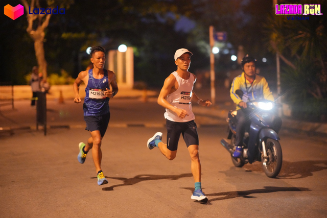 Chuyện chưa kể về hành trình giành vé tham dự chung kết Lazada Run tại Singapore của 4 nhà vô địch: “Chúng tôi tập chạy bất kể nắng mưa” - Ảnh 5.