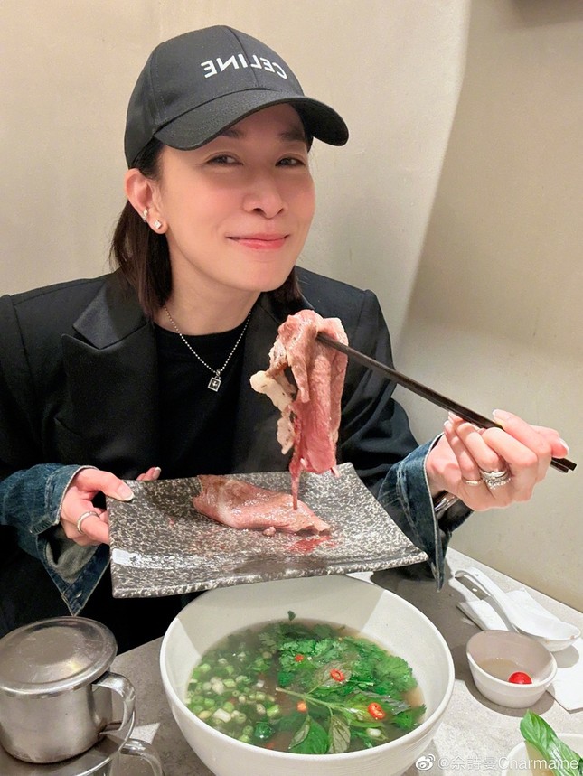 Diễn viên Xa Thi Mạn mê phở Việt Nam - Ảnh 1. Diễn viên Xa Thi Mạn mê phở Việt Nam - Ảnh 1.