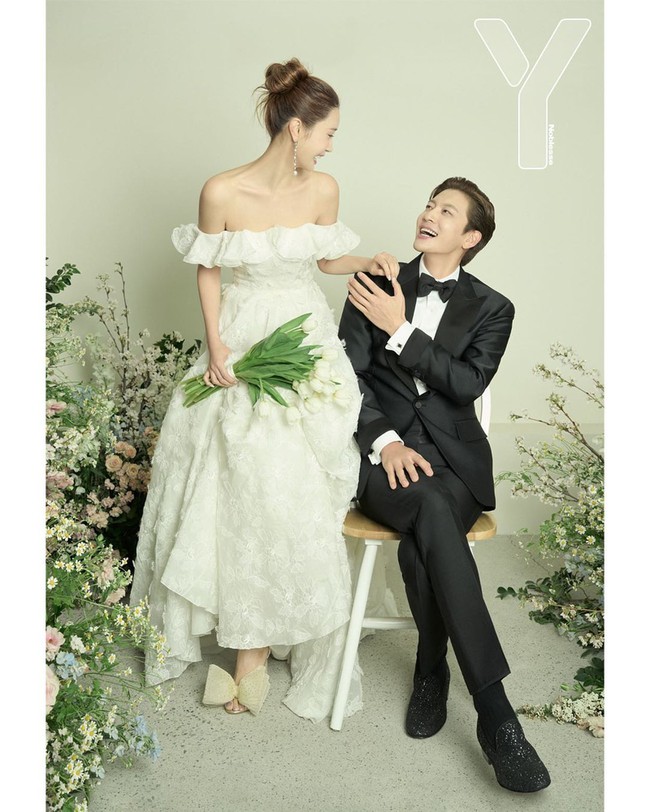 Lee Da Hae - Se7en chính thức xả ảnh cưới: Hình khóa môi chiếm spotlight, chú rể tương lai có còn mặt nặng như chì? - Ảnh 8.