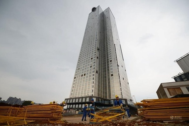Tại sao Trung Quốc xây khách sạn 15 tầng chỉ mất gần 150 giờ với 200 công nhân? - Ảnh 4.