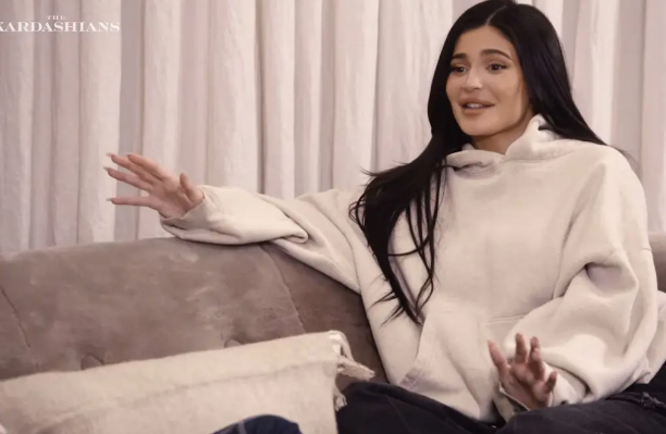 Kylie Jenner tiếc nuối khi sử dụng filler để làm đẹp - Ảnh 1.