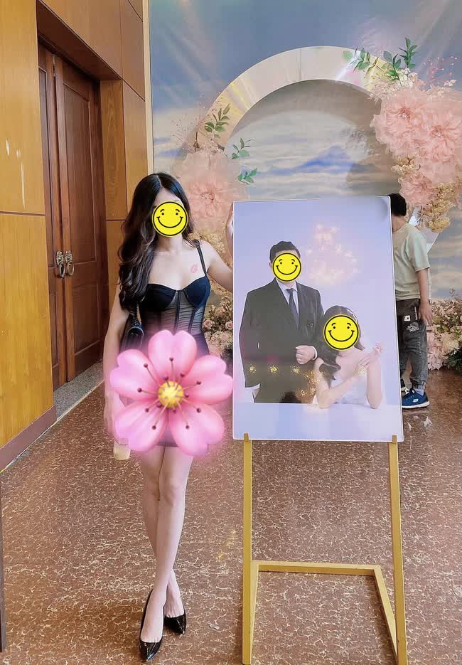 Xuất hiện hình ảnh cô gái diện váy xuyên thấu đến đám cưới, netizen ngán ngẩm: Vô ý thật sự, khổ thân cô dâu! - Ảnh 2.
