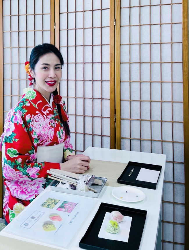 Sao Vbiz rộn r&agrave;ng kỳ nghỉ lễ: Ca sĩ Thuỷ Ti&ecirc;n h&agrave;o hứng check-in tại Nhật Bản, Đỗ H&agrave; - Phương Anh l&ecirc;n đồ khoe d&aacute;ng - Ảnh 10.