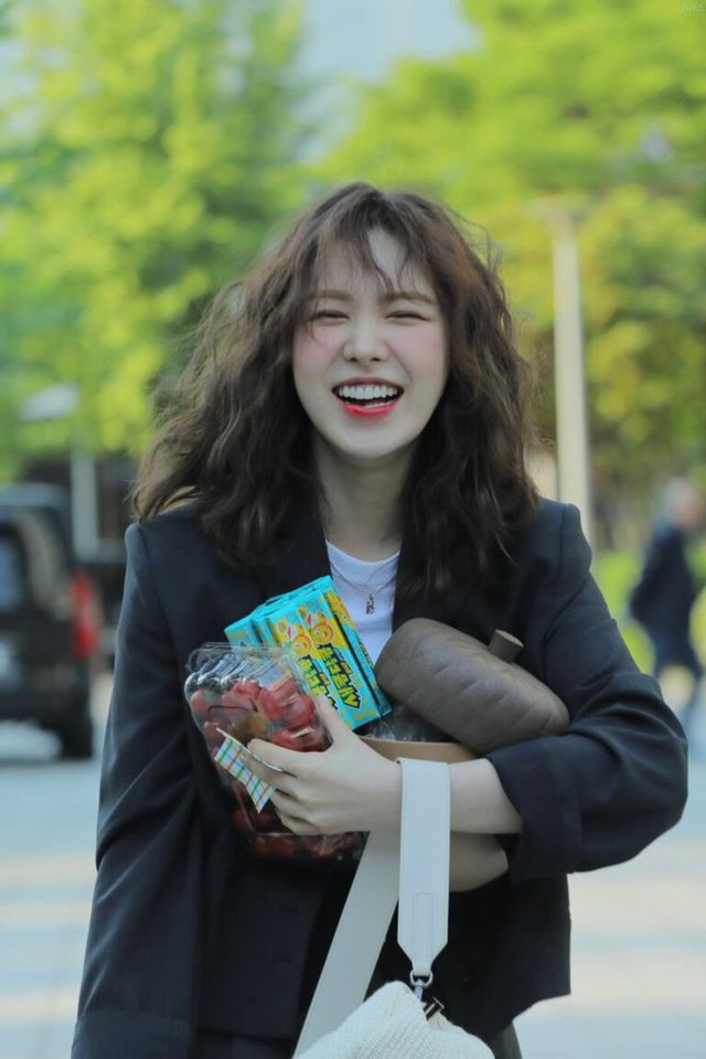 Wendy (Red Velvet) gây sốt với cơ bụng 6 múi thu hút sự chú ý - Ảnh 6. Wendy (Red Velvet) gây sốt với cơ bụng 6 múi thu hút sự chú ý - Ảnh 6.