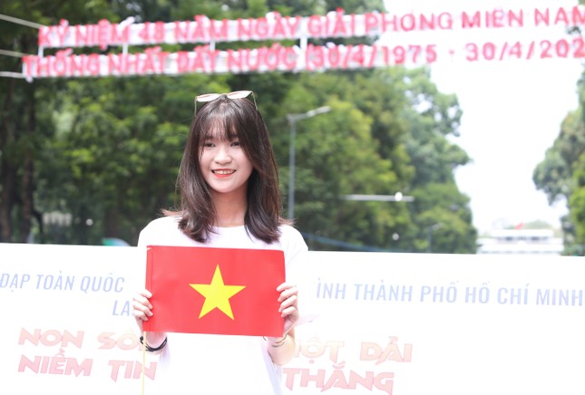 TP.HCM yên bình trong ngày vui đại thắng 30/4 - Ảnh 14.