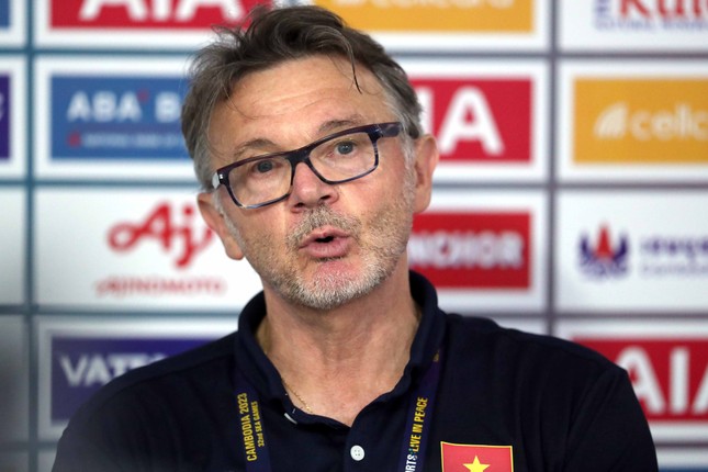 HLV Troussier: Đôi khi chúng ta cần những chiến thắng ngay cả khi chơi không tốt - Ảnh 1.