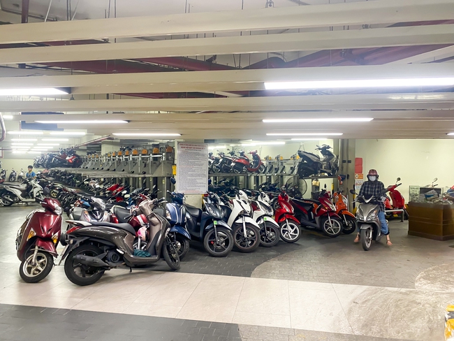 Nh&igrave;n lại TTTM Parkson Đồng Khởi nổi tiếng một thời của giới trẻ, số phận khu UNIQLO sầm uất sẽ ra sao? - Ảnh 5.