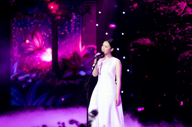 Sự nghiệp rực rỡ của nữ ca sĩ Việt sinh năm 2000: Ra mắt 4 năm sở hữu gần 20 hit, bài nào cũng trend phá đảo MXH! - Ảnh 13.