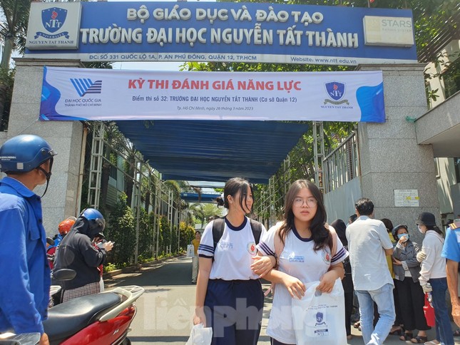 ĐHQG TPHCM c&ocirc;ng bố điểm đ&aacute;nh gi&aacute; năng lực đợt 1, th&iacute; sinh cao nhất đạt 1.091/1.200 - Ảnh 1.