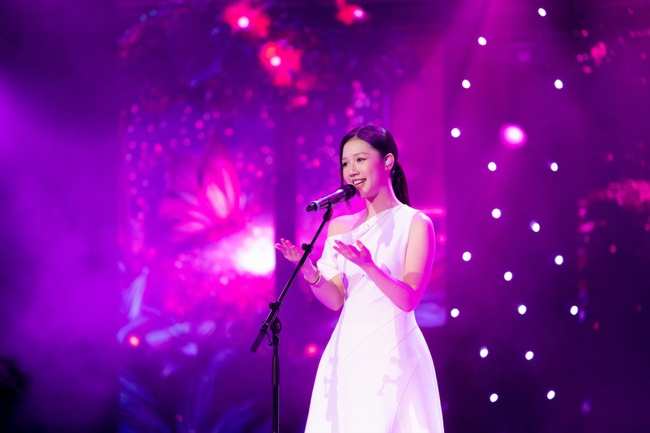 Sự nghiệp rực rỡ của nữ ca sĩ Việt sinh năm 2000: Ra mắt 4 năm sở hữu gần 20 hit, bài nào cũng trend phá đảo MXH! - Ảnh 12.