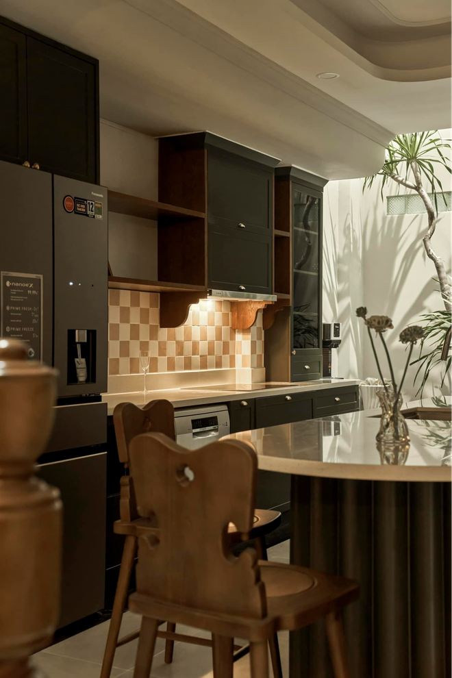 Ngắm căn nh&agrave; 7 tỷ được cặp đ&ocirc;i mạnh tay đập đi x&acirc;y lại - Ảnh 3.