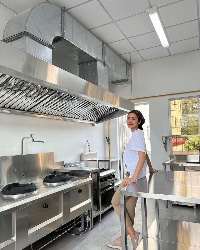 Cuộc sống chốn h&agrave;o m&ocirc;n của Tăng Thanh H&agrave;: Dậy từ 5h30 s&aacute;ng, th&iacute;ch nấu ăn, &iacute;t tậu h&agrave;ng hiệu v&agrave; chỉ m&ecirc; sắm một m&oacute;n li&ecirc;n quan đến gia đ&igrave;nh - Ảnh 4.
