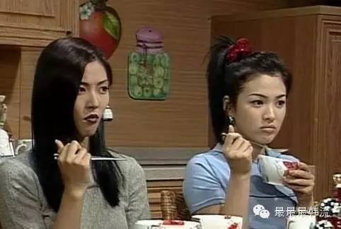 Lần hiếm hoi nhan sắc Song Hye Kyo bại trận trước bạn diễn nữ, đối thủ chính là ác nữ kinh điển màn ảnh Hàn - Ảnh 3.