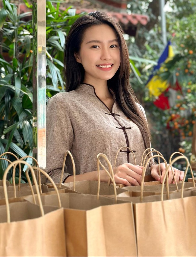 Bạn gái Đoàn Văn Hậu khoe ảnh xinh như thiên thần thời nhỏ, được ví với biểu tượng nhan sắc xứ Hàn Yoona (SNSD) - Ảnh 2.