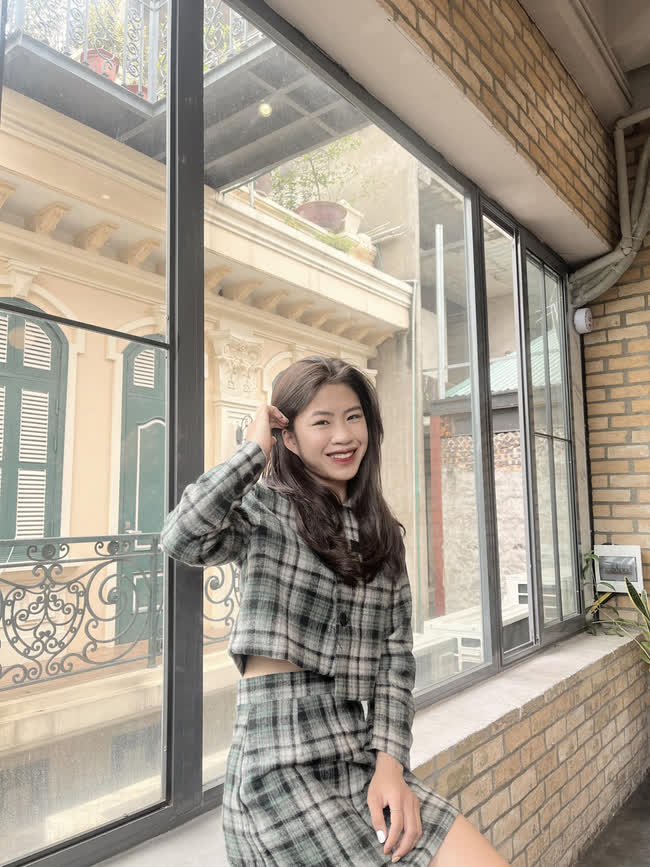 Say đắm nhan sắc của Thanh Nhã, tiền vệ vừa lập siêu phẩm cho đội tuyển nữ Việt Nam - Ảnh 6.