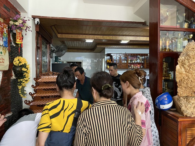 Vụ rơi máy bay trực thăng ngắm cảnh vịnh Hạ Long: 3 nạn nhân là người trong 1 gia đình ở Đà Nẵng - Ảnh 1.