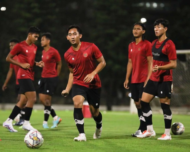 Sợ bị tăng cân trước SEA Games 32, các cầu thủ U22 Indonesia bị cấm về quê ăn Tết - Ảnh 2.