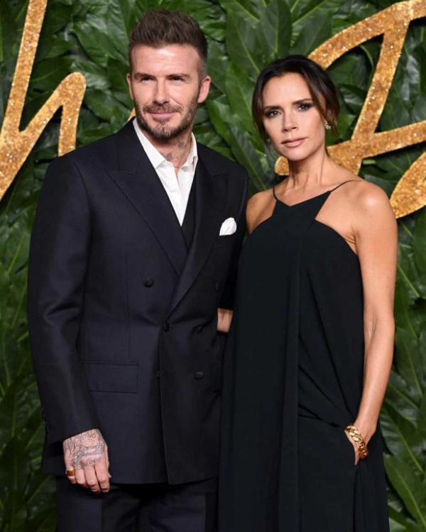 Vợ chồng David Beckham tập nhảy sương sương h&uacute;t cả triệu view: Body cực ch&aacute;y của Victoria v&agrave; khoảnh khắc t&igrave;nh cảm th&agrave;nh t&acirc;m điểm - Ảnh 7.
