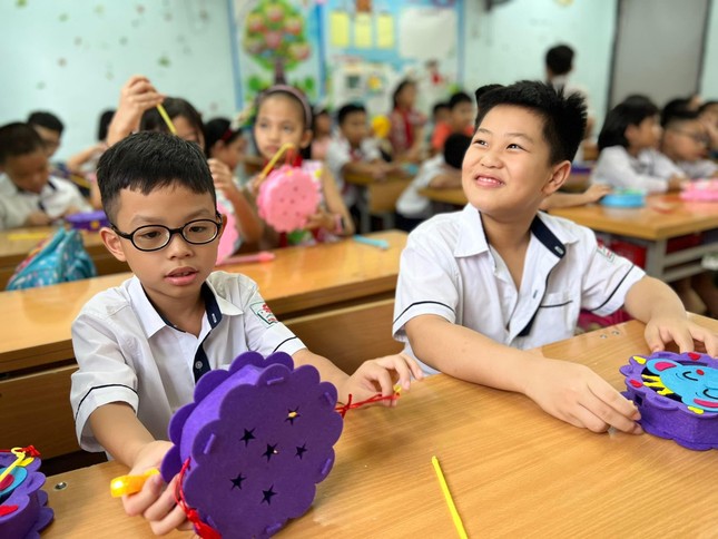 Tuyển sinh đầu cấp: Giám đốc Sở GD&ĐT Hà Nội nói cấm khảo sát để xếp lớp - Ảnh 1.