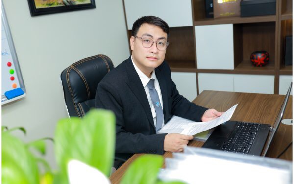 Vụ xe đi&ecirc;n t&ocirc;ng h&agrave;ng loạt xe m&aacute;y ở H&agrave; Nội: T&agrave;i xế c&oacute; thể đối diện h&igrave;nh phạt n&agrave;o? - Ảnh 2.