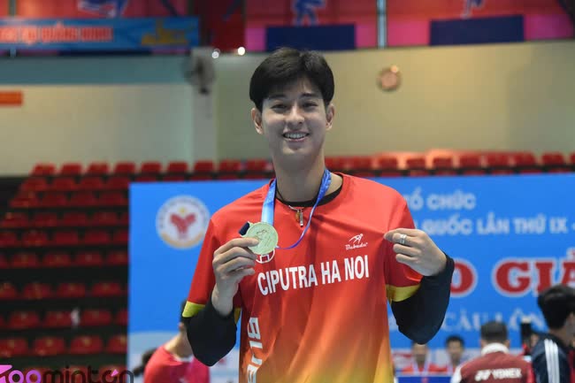 Hoàng tử cầu lông Phạm Hồng Nam bất ngờ vắng mặt tại SEA Games 32, hé lộ chuyện kết hôn - Ảnh 2.