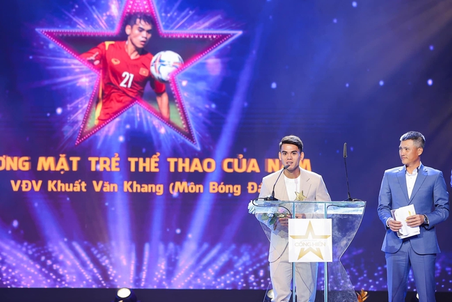 Cựu tuyển thủ L&ecirc; C&ocirc;ng Vinh đ&atilde; lập h&agrave;ng loạt kỷ lục n&agrave;o trước khi giải nghệ? - Ảnh 4.