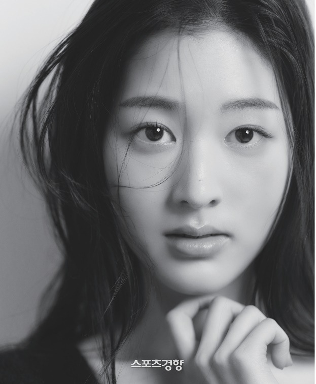 Chị gái nữ thần Kpop thế hệ mới Jang Won Young chuẩn bị debut làm diễn viên, visual ra sao mà khiến dân tình ngã ngửa - Ảnh 3.