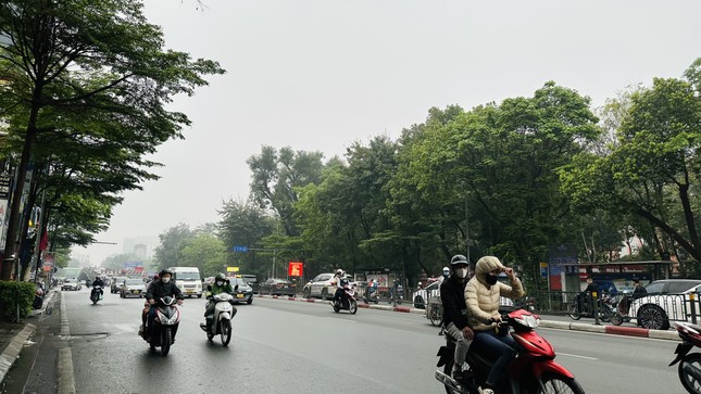 Miền Bắc chuyển nồm ẩm k&eacute;o d&agrave;i - Ảnh 1.
